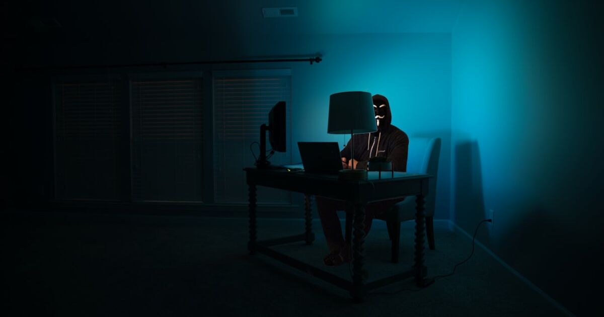 CFAA vs. UK Computer Misuse Act: Hacking Laws Compared