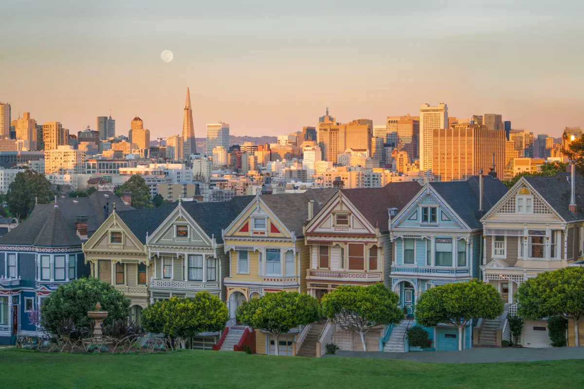 Row of Houses on San Francisco hill